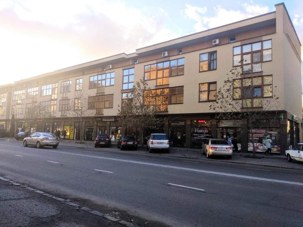 Gil Apartments, On Mynaiska 18 Ujhorod Exterior foto